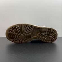 Cargar imagen en el visor de la galería, SB Dunk Low SE 85 Cherry Powder Brown Black DO9457-121