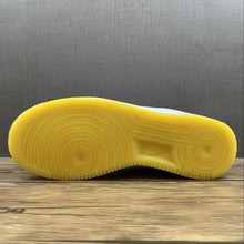 Cargar imagen en el visor de la galería, Air Force 1 07 Low White Yellow Metallic Gold CR6566-098