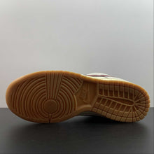 Cargar imagen en el visor de la galería, SB Dunk Low Beige Wine Red HC0808-100