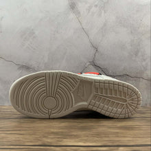 Cargar imagen en el visor de la galería, Dunk Low LTHR OW FUTURA Beige CT0856-900