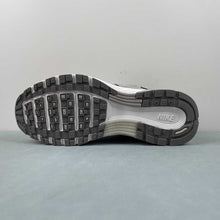Cargar imagen en el visor de la galería, Nike P-6000 Light Iron Ore Metallic Silver Photon Dust Flat Pewter FN6837-012