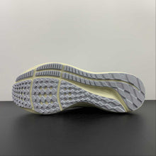Cargar imagen en el visor de la galería, Air Zoom Pegasus 40 White Passionate Red Shy Blue FJ1051-100