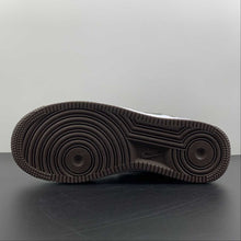 Cargar imagen en el visor de la galería, LV x Air Force 1 07 Low White Brown Metallic Gold BS8805-601