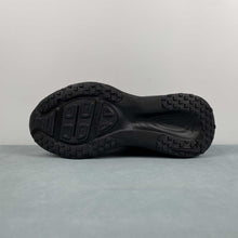 Cargar imagen en el visor de la galería, Nike Zoom Vomero 18 Black Black Black HM6803-005