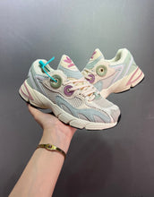 Cargar imagen en el visor de la galería, Adidas Astir Wonder White Bliss Halo Green GZ4333