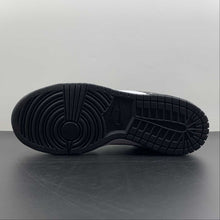 Cargar imagen en el visor de la galería, SB Dunk Low Disrupt 2 Panda Black Pure Platinum White DV4024-002