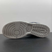 Cargar imagen en el visor de la galería, SB Dunk Low Graffiti Navy White DM0108-400