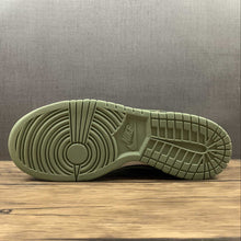 Cargar imagen en el visor de la galería, SB Dunk Low Crazy Camo Black Multi Olive DH0957-001