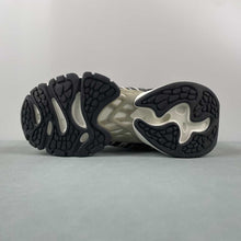 Cargar imagen en el visor de la galería, Adidas XLG Runner Deluxe Core Black Grey Green Cloud White IH7801