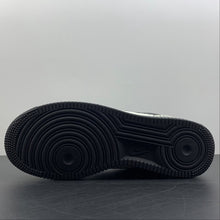 Cargar imagen en el visor de la galería, Louis Vuitton Trainer Snaker x Air Force 1 Black White LK0236