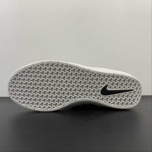 Cargar imagen en el visor de la galería, SB Force 58 Gray and Black Cashew Flower 942237-1001