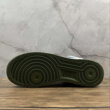 Cargar imagen en el visor de la galería, Air Force 1 07 Mid Retro White Dark Green 554724-088