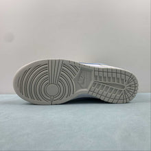 Cargar imagen en el visor de la galería, SB Dunk Low Light Bone Armory Blue HF0023-100