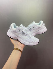Cargar imagen en el visor de la galería, Adidas Astir White Silver Metallic GY5565