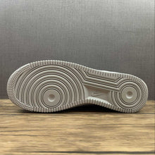 Cargar imagen en el visor de la galería, NBA x Air Force 1 07 Low White Gray Red AA6902-201