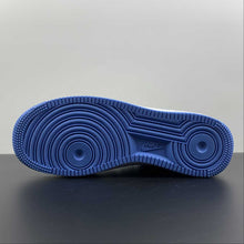 Cargar imagen en el visor de la galería, Air Force 1 Low LXX Summit White University Blue DX1193-100