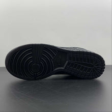 Cargar imagen en el visor de la galería, SB Dunk Low Black White DF0517-221