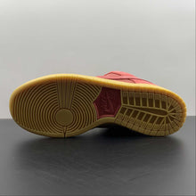 Cargar imagen en el visor de la galería, SB Dunk Low Adobe Red Gum DV5429-600