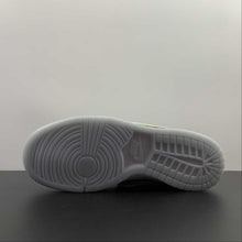 Cargar imagen en el visor de la galería, SB Dunk Low Doernbecher Zoe White Black Green Yellow DR7305-100