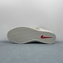 Cargar imagen en el visor de la galería, SB Force 58 Coconut Milk Neutral Olive DV5477-106