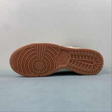 Cargar imagen en el visor de la galería, SB Dunk Low LV Chocolate White Suede FC1688-133