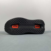 Cargar imagen en el visor de la galería, Nike Vomero Premium Black Orange HQ2050-622