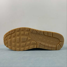 Cargar imagen en el visor de la galería, Air Max 1 The Bay White University Red FJ4451-100