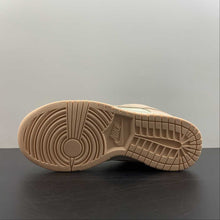 Cargar imagen en el visor de la galería, SB Dunk Low Sail Orange Pearl White DD1503-102