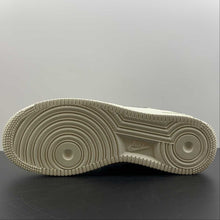 Cargar imagen en el visor de la galería, Air Force 1 07 Low Ice Blue Cream Gold MN5696-009