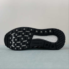 Cargar imagen en el visor de la galería, Adidas ZX 500 RM Cloud White Core Black Shock Red G27577