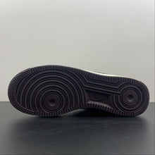 Cargar imagen en el visor de la galería, Air Force 1 Low Brown White Black BX5815-536