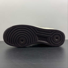 Cargar imagen en el visor de la galería, Air Force 1 07 Low NYC Beige Dark Red Black CM9612-023