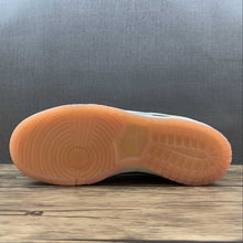 Cargar imagen en el visor de la galería, SB Dunk Low Rooted in Peace Black Tan Jade DJ4671-294