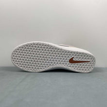 Cargar imagen en el visor de la galería, SB Force 58 Platinum Violet Sanddrift Summit White Light Silver DV5477-005