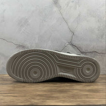 Cargar imagen en el visor de la galería, Air Force 1 07 Mid Classic Dark Gray 807618-200