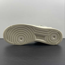 Cargar imagen en el visor de la galería, Air Force 1 07 Mid Beige Dark White Gray BY6899-691