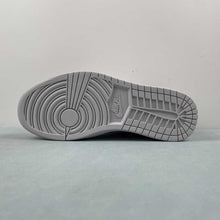 Cargar imagen en el visor de la galería, Air Jordan 1 Low OG Metallic Silver Neutral Grey White CZ0790-002