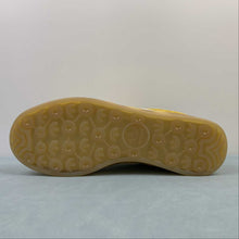 Cargar imagen en el visor de la galería, Adidas Gazelle Indoor Orange Peel Cloud White Gold Metallic HQ8716