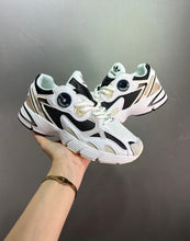 Cargar imagen en el visor de la galería, Adidas Astir Cloud White Core Black Cream White GY9549