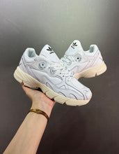 Cargar imagen en el visor de la galería, Adidas Astir White Off White GX8549