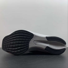 Cargar imagen en el visor de la galería, Zoom Fly 4 Dk Smoke Grey Metallic Silver CT2392-002