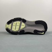 Cargar imagen en el visor de la galería, Nike Zoom Vomero 18 Grey Fluorescent Green HM6803-002