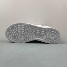 Cargar imagen en el visor de la galería, Air Force 1 07 Low Hazy Purple White FB8971-800