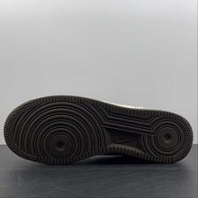 Cargar imagen en el visor de la galería, Louis Vuitton Trainer Snaker x Air Force 1 Coffee 3308-10