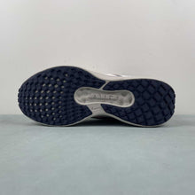 Cargar imagen en el visor de la galería, Air Winflo 11 Powder Photon Red Fire Smoke Grey FJ9509-103