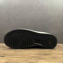 Cargar imagen en el visor de la galería, Air Force 1 07 Low Mocha Black White YG5063-203