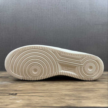 Cargar imagen en el visor de la galería, Bape x Air Force 1 07 Low Beige Blue White AA1356-116