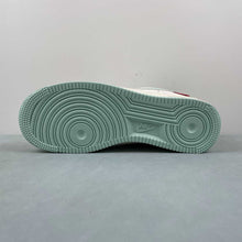 Cargar imagen en el visor de la galería, Supreme x Air Force 1 07 Low Off White Green Red HD1968-023