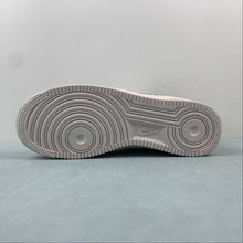 Cargar imagen en el visor de la galería, Tiffany & Co. x Air Force 1 07 Low SP Friends and Family Off-White DZ1382-211