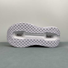 Cargar imagen en el visor de la galería, Nike Vomero Premium White Big Red FN8453-028
